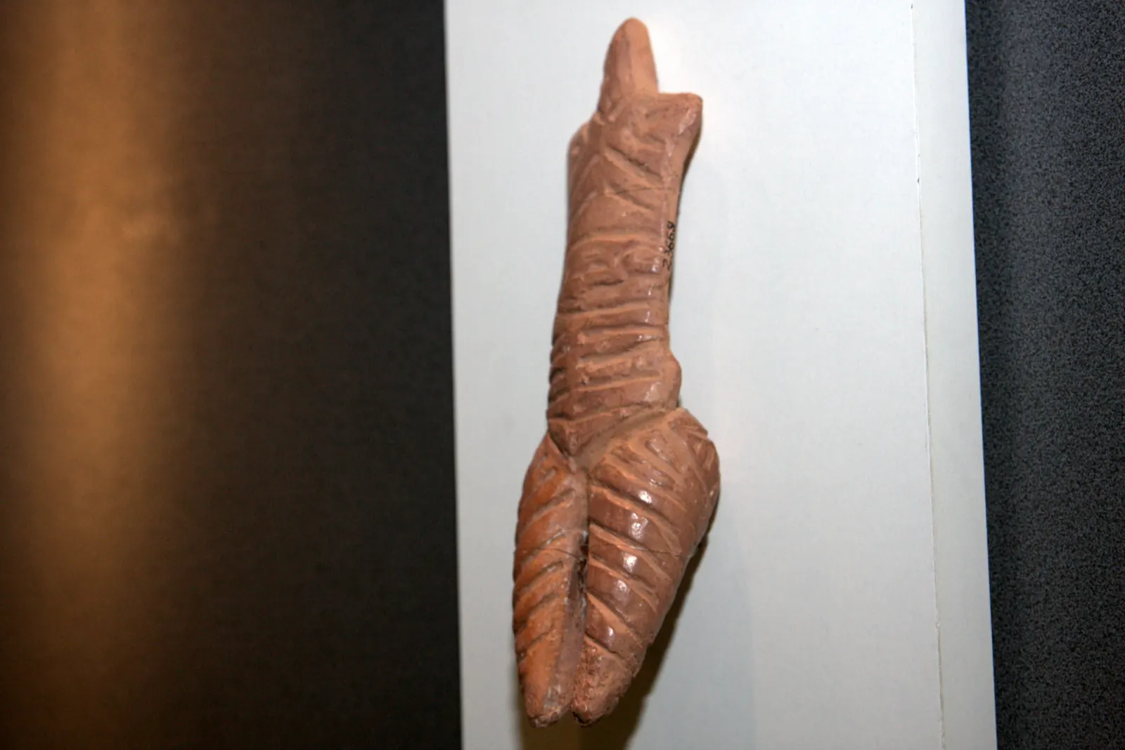 Statueta feminină cu decor incizat de la Trușești-Țuguieta